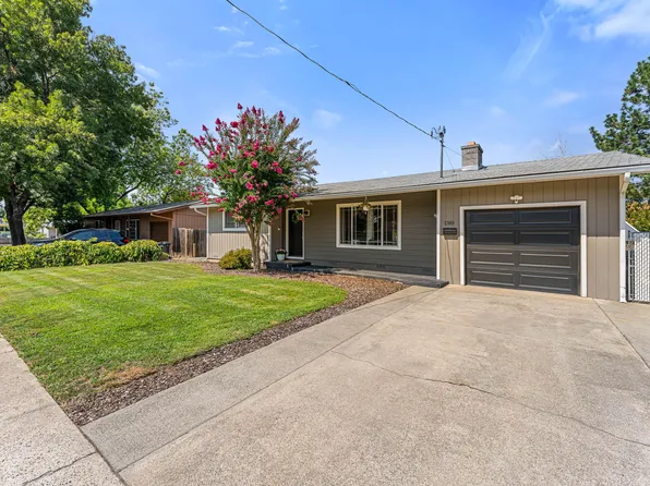 1310 SE Perry St, Grants Pass, OR 97526