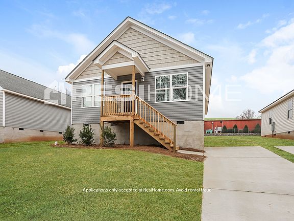 4th image of 146 Woodlawn Dr