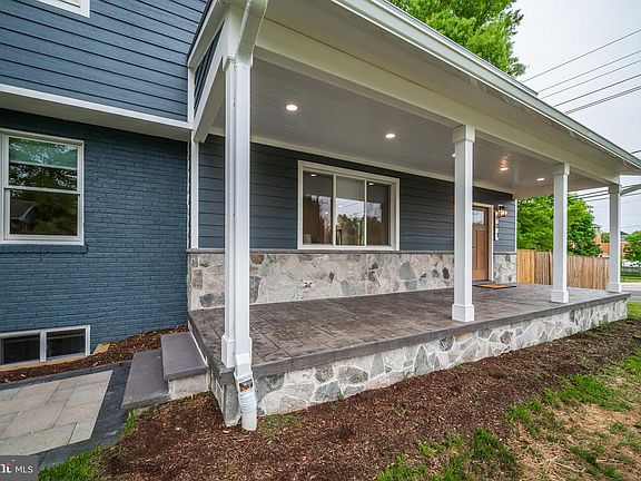 4th image of 601 Ray Dr