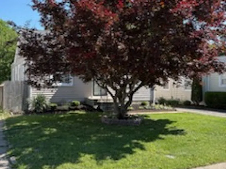 327 Inverness Ave — Photo 4