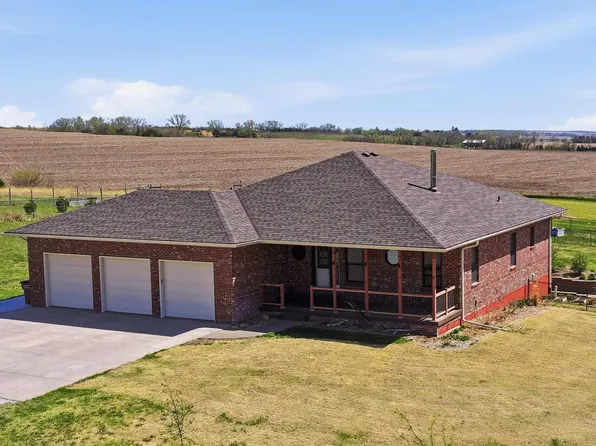 3741 Oakview Blvd, Raymond, NE 68428