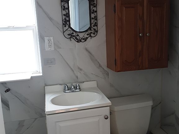 3rd image of 51 Willow Ave