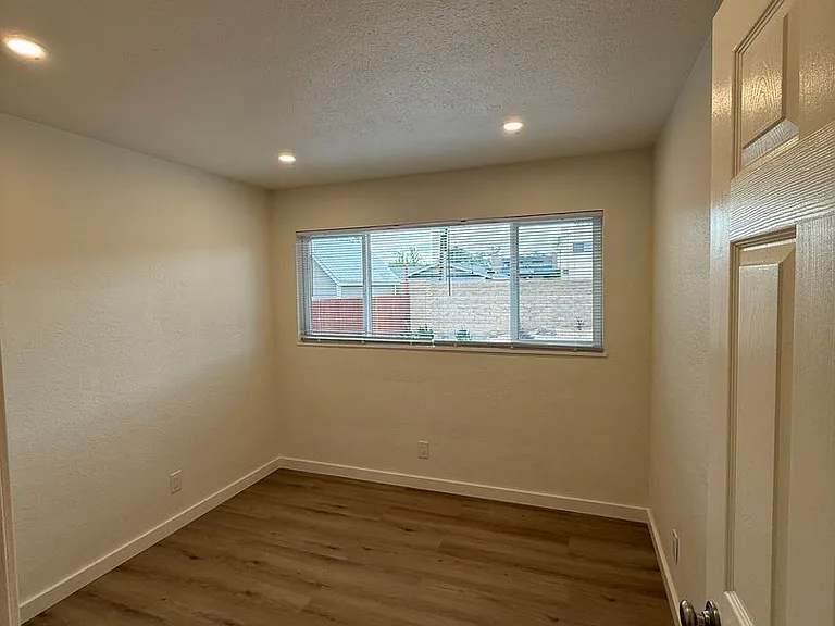 750 Topaz Dr — Photo 18