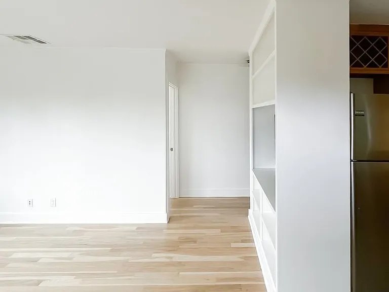 Unbelievable Stand-Alone 2-Bedroom House in Prime West Hollywood Hills — Photo 16