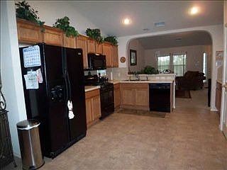 4th image of 1106 Peyton Pl