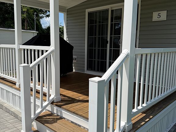 2nd image of 5 Sundeck Terrace