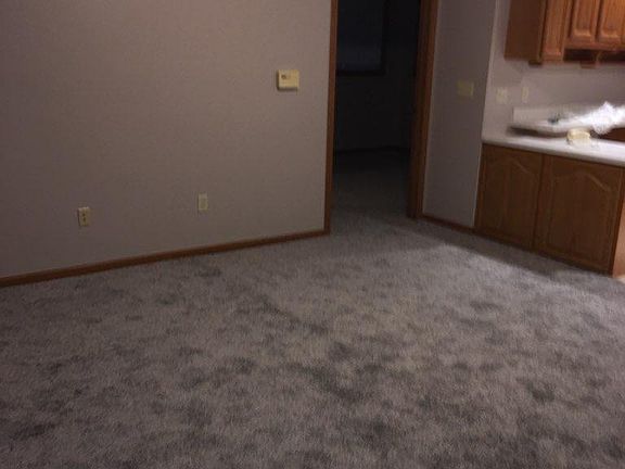 5th image of 1600 NE Poplar St Unit 5