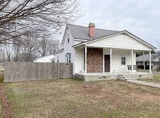 120 E Wayne St, Geff, IL 62842