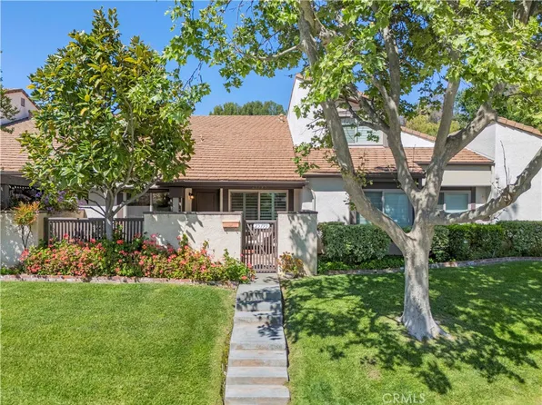 25795 Vista Fairways Dr, Santa Clarita, CA 91355