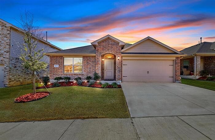 1st image of 10117 Huntersville Trl