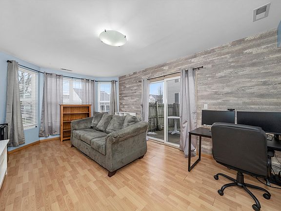 5th image of 1638 Linden Park Ln