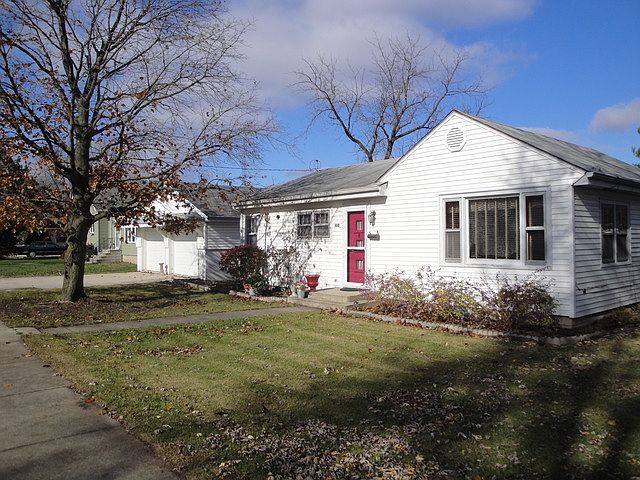1st image of 460 Lake St