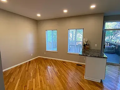 3 bed, 2.5 bath, 1398 sqft, $2,600 — Photo 4