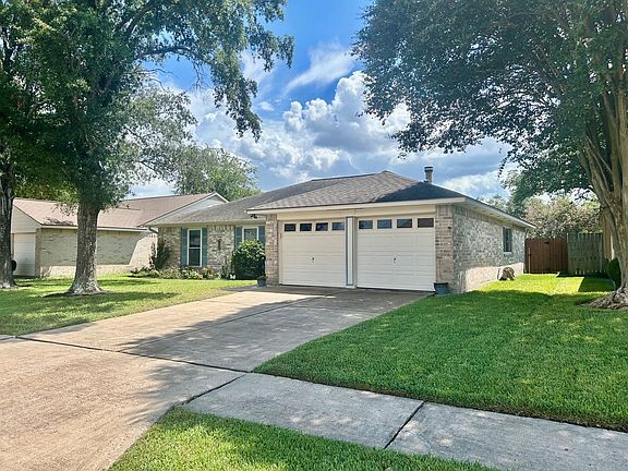 3rd image of 13611 Oak Ledge Dr