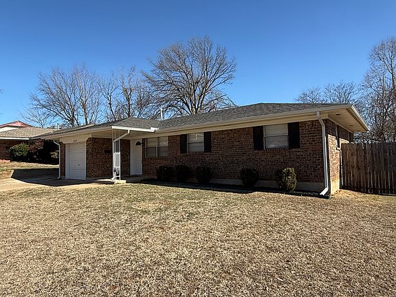 3rd image of 2609 Wyandotte Way