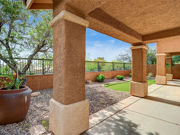 900 Royal Plum Ln — Photo 49