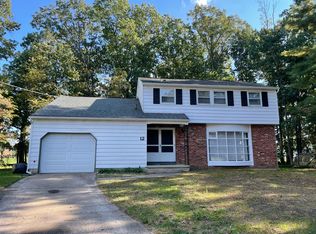 12 White Birch Ct, Turnersville, NJ 08012