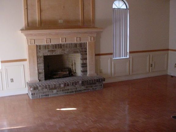 4th image of 22 Fox Hollow Dr