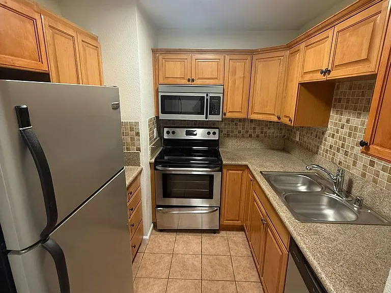 1350 N Escondido Blvd N #9 — Photo 7