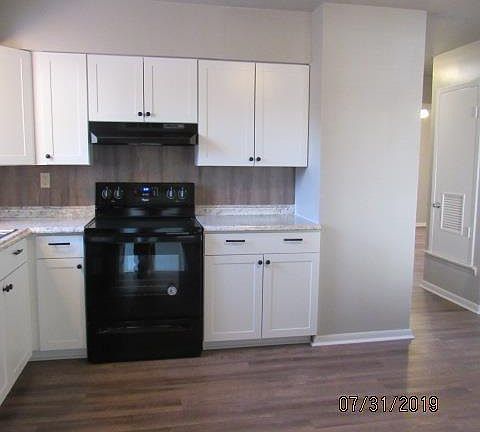 4th image of 2402 Live Oak Dr