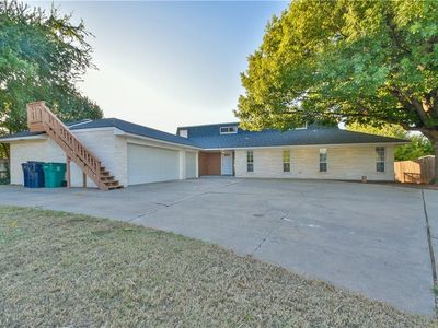 9521 Lake Ln, Oklahoma City, OK, 73162