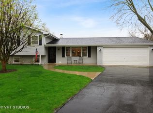 1487 Gone Away Ct, Wheaton, IL 60189