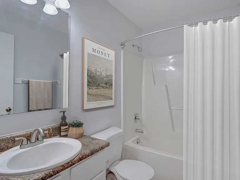 Britt Lake Apartments — Photo 11