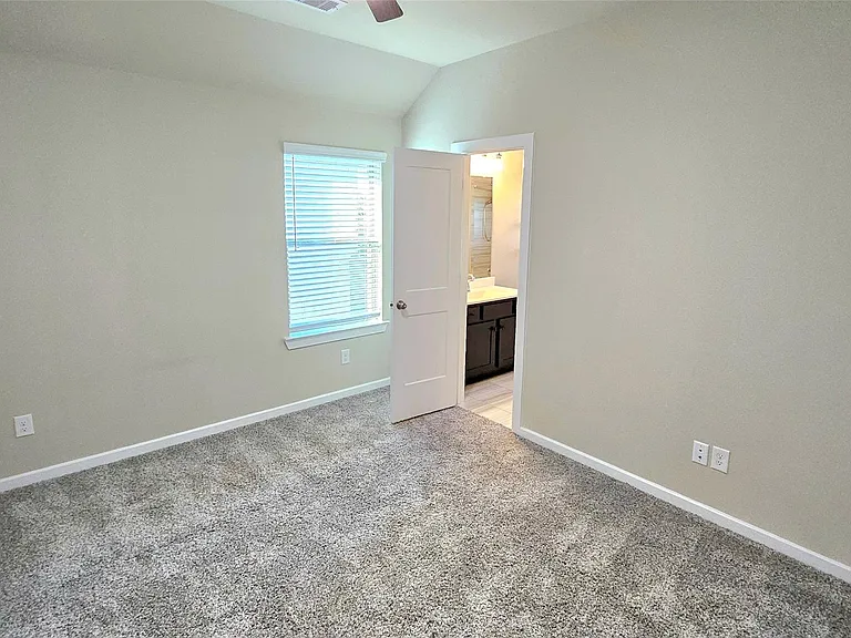 16307 Little Pine Creek Dr — Photo 10