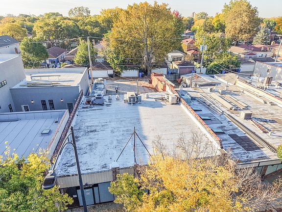 2nd image of 2833 W Howard St
