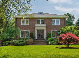 10 Summit Rd, Verona, NJ 07044