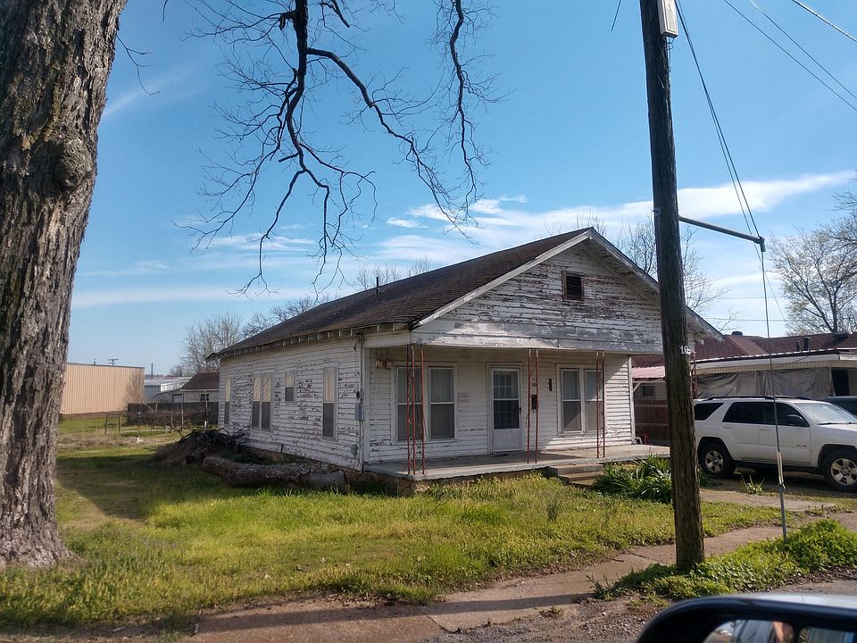 1st image of 160 W Fowler St