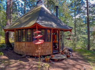 455 Salal Ln, Eastsound, WA 98245