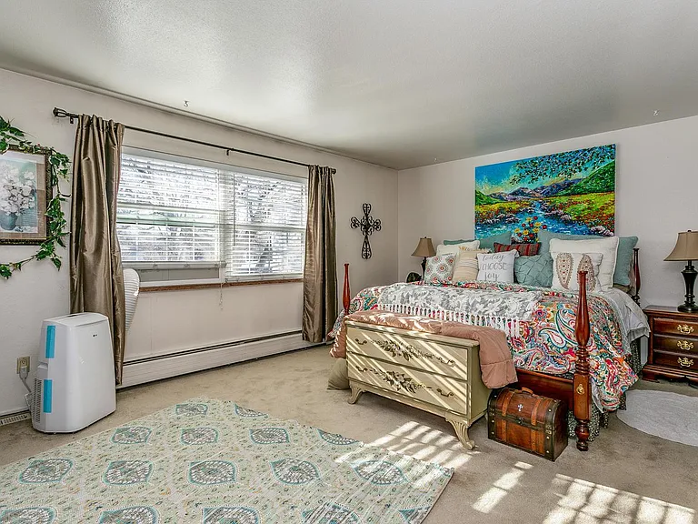 3541 S Hillcrest Dr — Photo 12