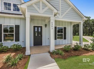 6243 Carpenter Ln, Gulf Shores, AL 36542