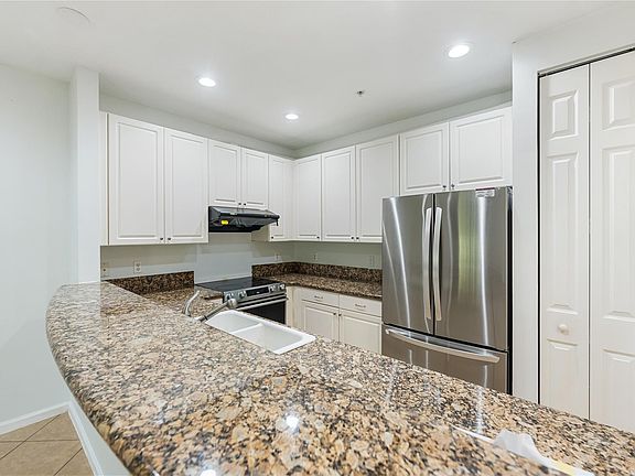 3rd image of 3924 Laurel Lane #3924