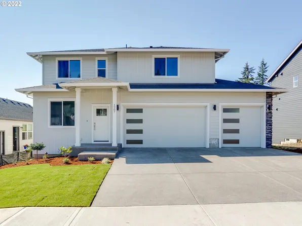 1267 NE Henderson Ter, Estacada, OR 97023