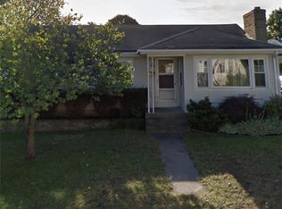 124 Grosvenor Ave, Pawtucket, RI 02860