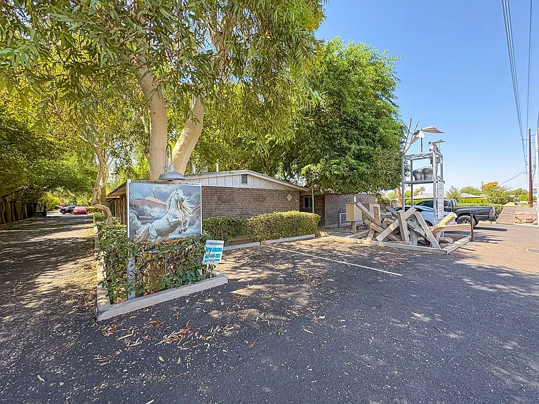 2222 S Rural Rd — Photo 11