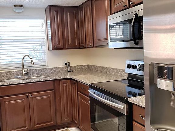 5th image of 9 Haig Pl APT 205