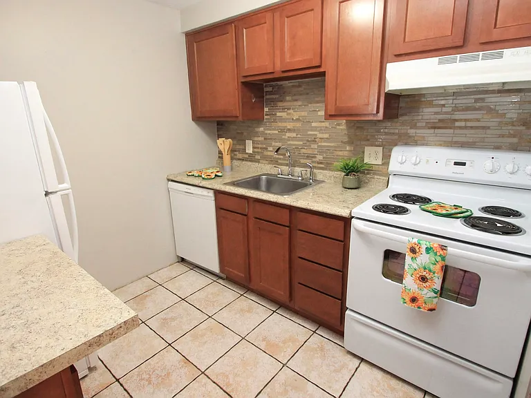 2 Bed/1 Bath (Unit 20)