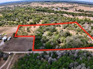 611 N Raymond Rd, La Grange, TX 78945