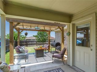 213 Moonstone Dr, Jarrell, TX 76537