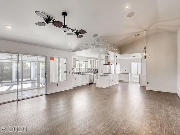 2nd image of 2460 Desert Sands Dr