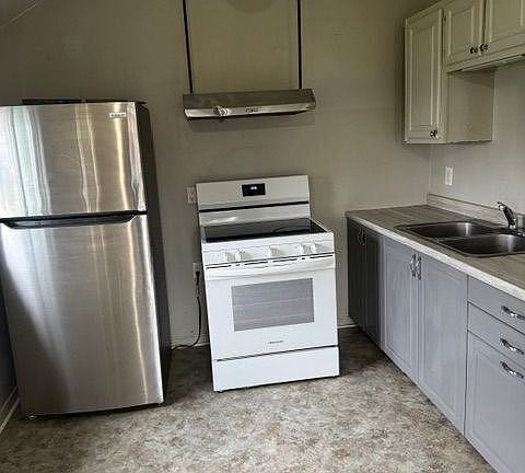 4th image of 10818 Lakeshore Rd W