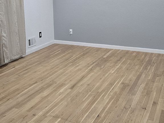 5th image of 2655 Worchester St