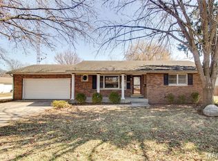 221 Johnson St, Carlinville, IL