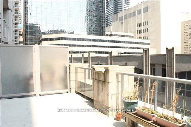 761 Bay St #303 — Photo 11