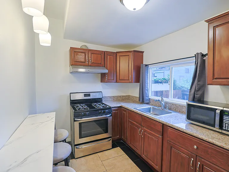 2626 S Budlong Ave #4 — Photo 21