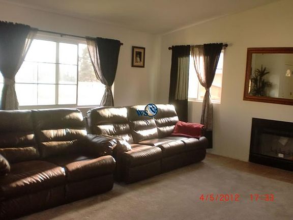 4-bedroom home in Banning - Move In Special! - Photo 2