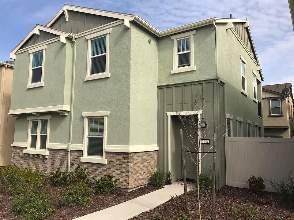 1st image of 1049 Dennington Pl